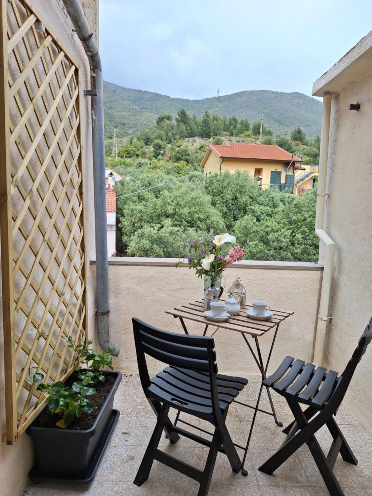 Apartamento Casa Iris Cisano sul Neva Exterior foto